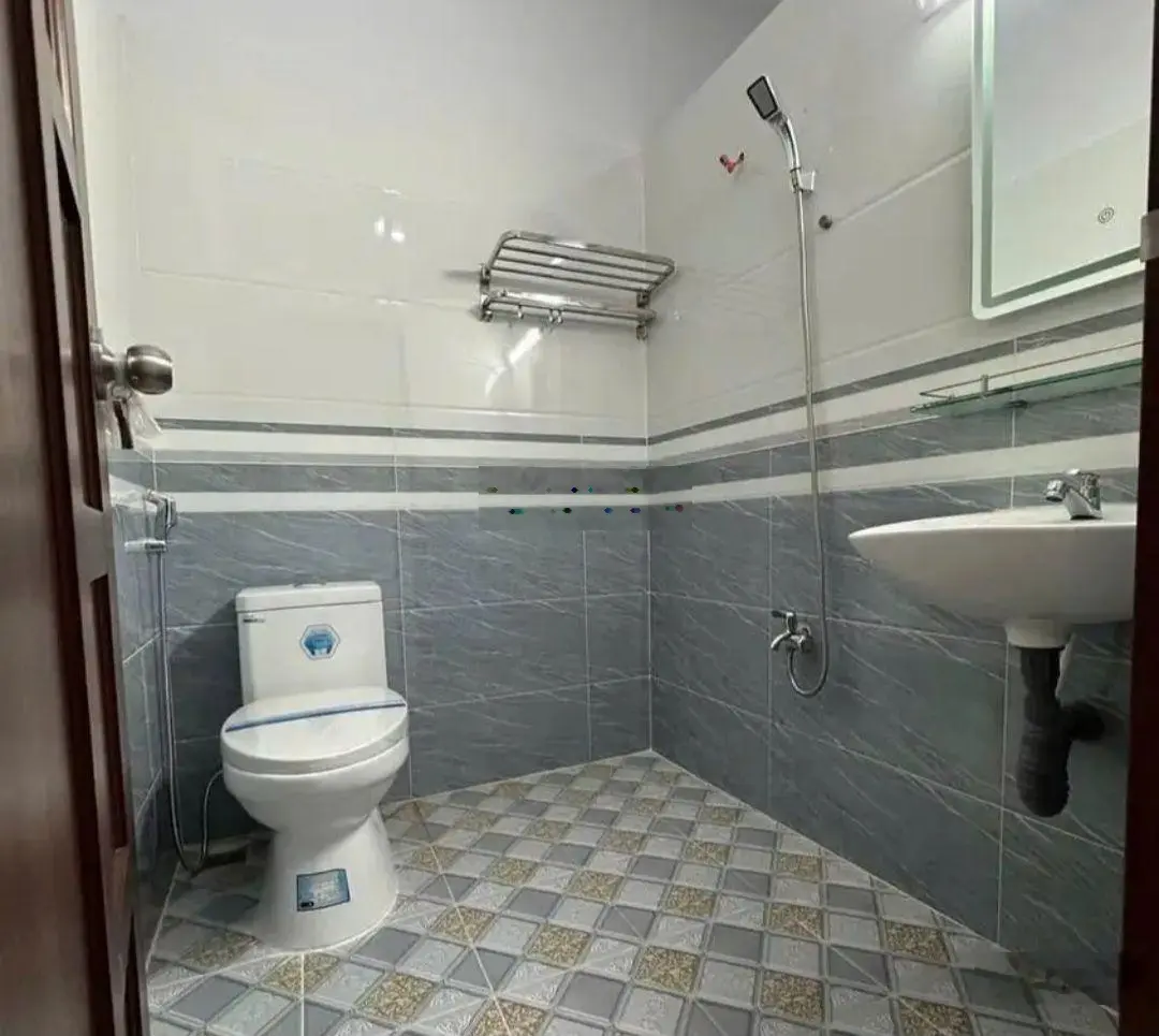 Nhà đẹp (5x15m) hẻm rộng ở Phạm Thế Hiển, P5, Q8, SHR, không quy hoạch