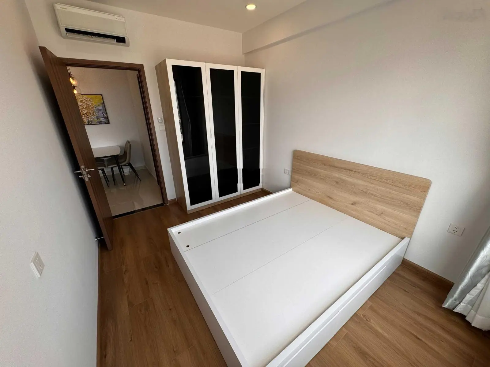 Bán 1 Căn 1 PN tầng cao ở The Rivana rộng 51m2 giá 1,88 tỷ( thương lượng).Cọc 800 tr nhận nhà.