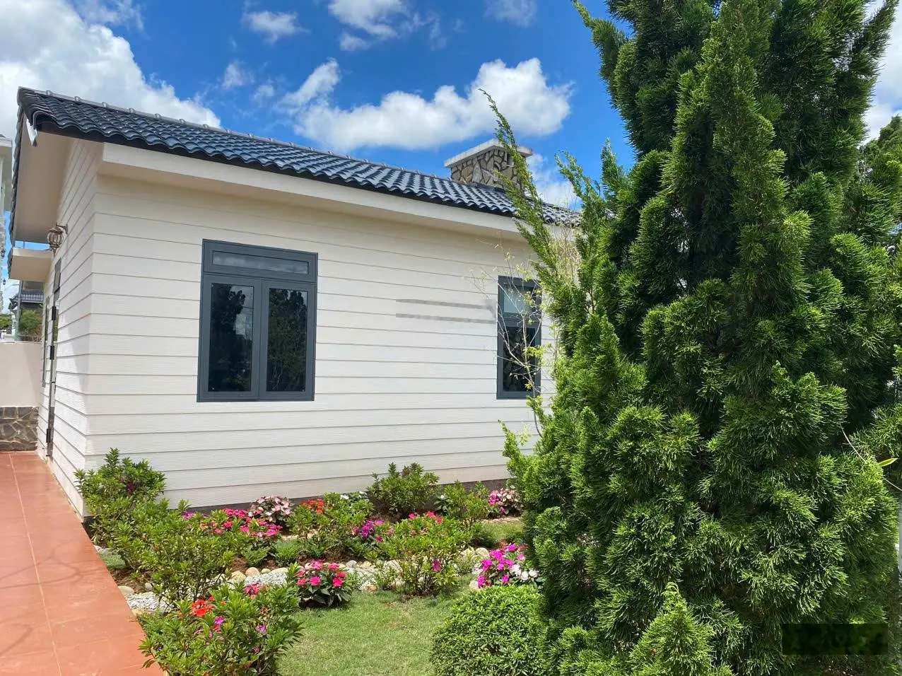 Biệt thự sân vườn DT 207m2, đường Măng Lin, view rừng thông, khu biệt thự sang trọng. Giá 6.3 tỷ