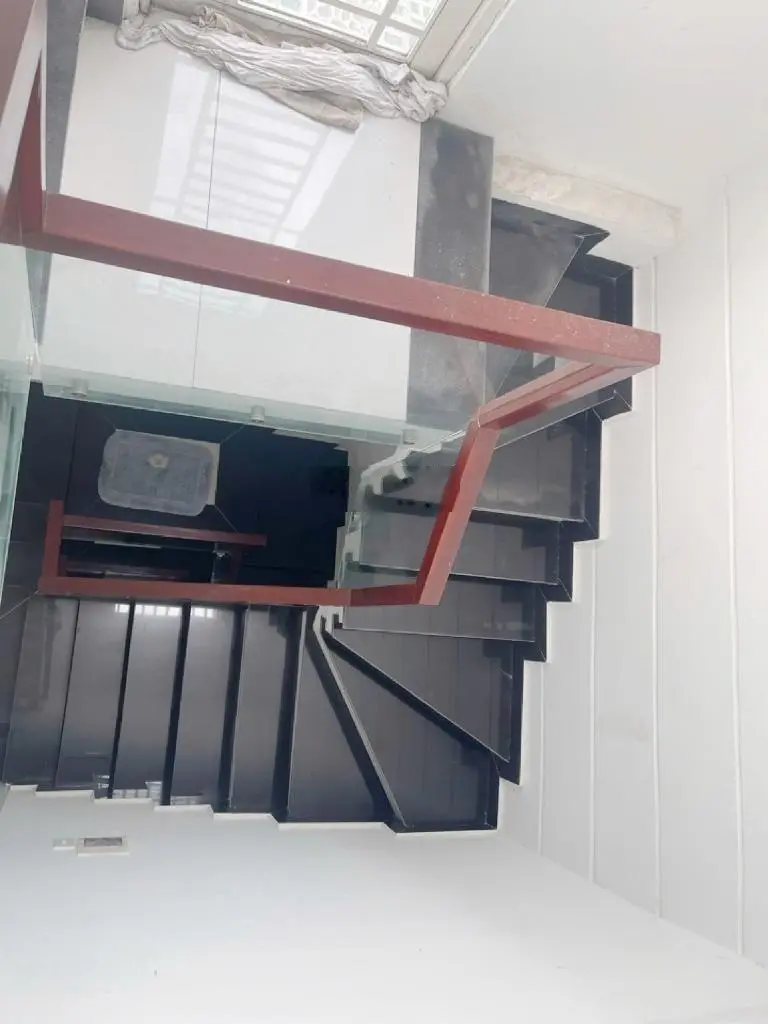 Nhỉnh 7 tỷ, nhà đẹp 4 tầng, 5 PN, hẻm 7m xe hơi, sát Vạn Phúc city, Hiệp Bình Phước