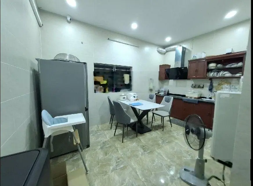 Nhà phố Trần Quốc Hoàn 54/58m2 4 tầng nhà đẹp ô tô đỗ cửa