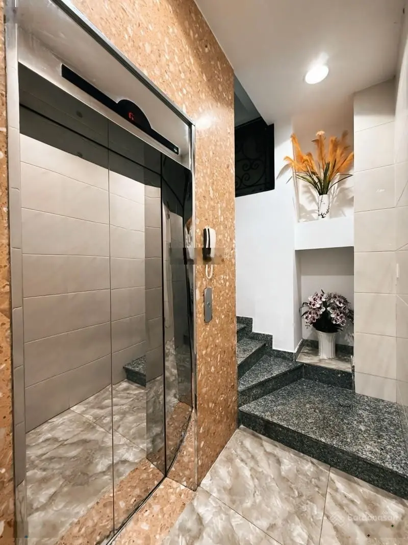 Bán nhà mặt tiền Cách Mạng Tháng 8, Quận 10 - 7 tầng có thang máy Nhật - 105m2 (4.2 x 25) chỉ 28 tỷ