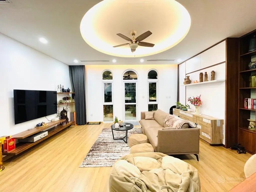 Bán nhà đẹp ngõ Ô TÔ - LÔ GÓC Phố Đồng Nhân 30m 5 tầng, sổ vuông, chỉ 4.1 tỷ (TL trục tiếp)