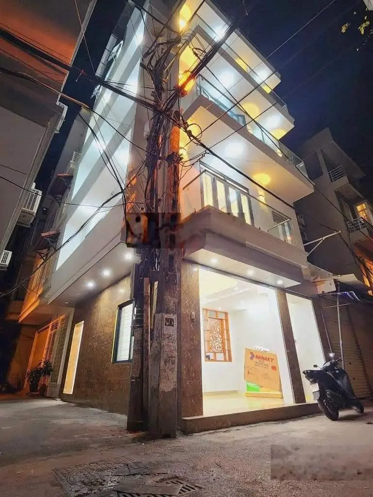 Nhà Học Viện Tài Chính - Phố Lê Văn Hiến, DT 43m2 - 5tầng, MT 12m - giá 6.7 tỷ - Bắc Từ Liêm