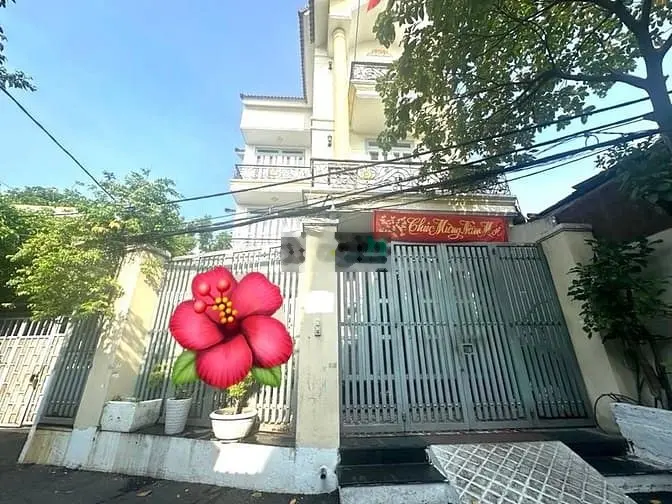 Vị trí trung tâm quận 12 - biệt thự sân vườn hơn 273m2, ngang 10m - 5