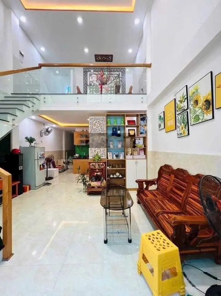 Bán nhà 63m2 vuông vức kiệt Nguyễn Công Hoan, cách kiệt ô tô 10m ngay bến xe