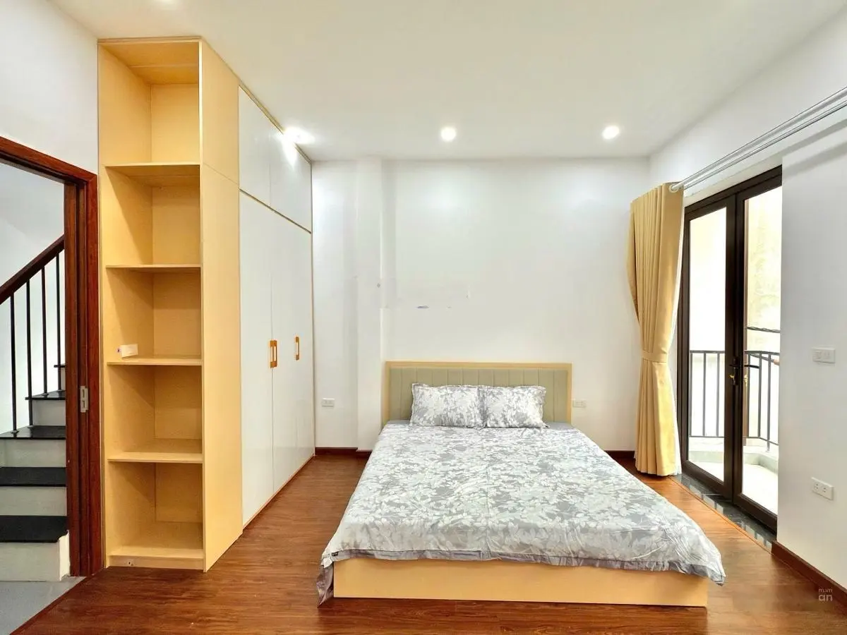 Bán nhà ngõ thổ quan đống đa 30*4 7.8tỷ tầng nhà thoáng phòng nào cũng có ban công . Ô tô đỗ cửa