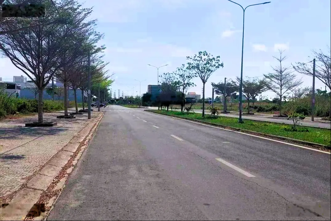 Bán gấp lô đất ngay MTĐ Trần Thế Sinh gần KDC Trần Thế Sinh, Bến Lức, Long An. DT: 100m2/690TR/SHR