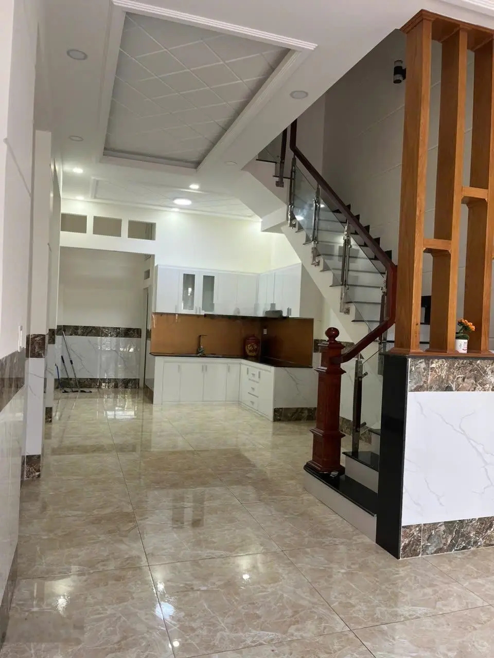Nhà đẹp chính chủ có sổ hồng hoàn công ngay trung tâm Long Trường Q9, 57m2 1T 2 lầu ST, chỉ 5,5 tỷ