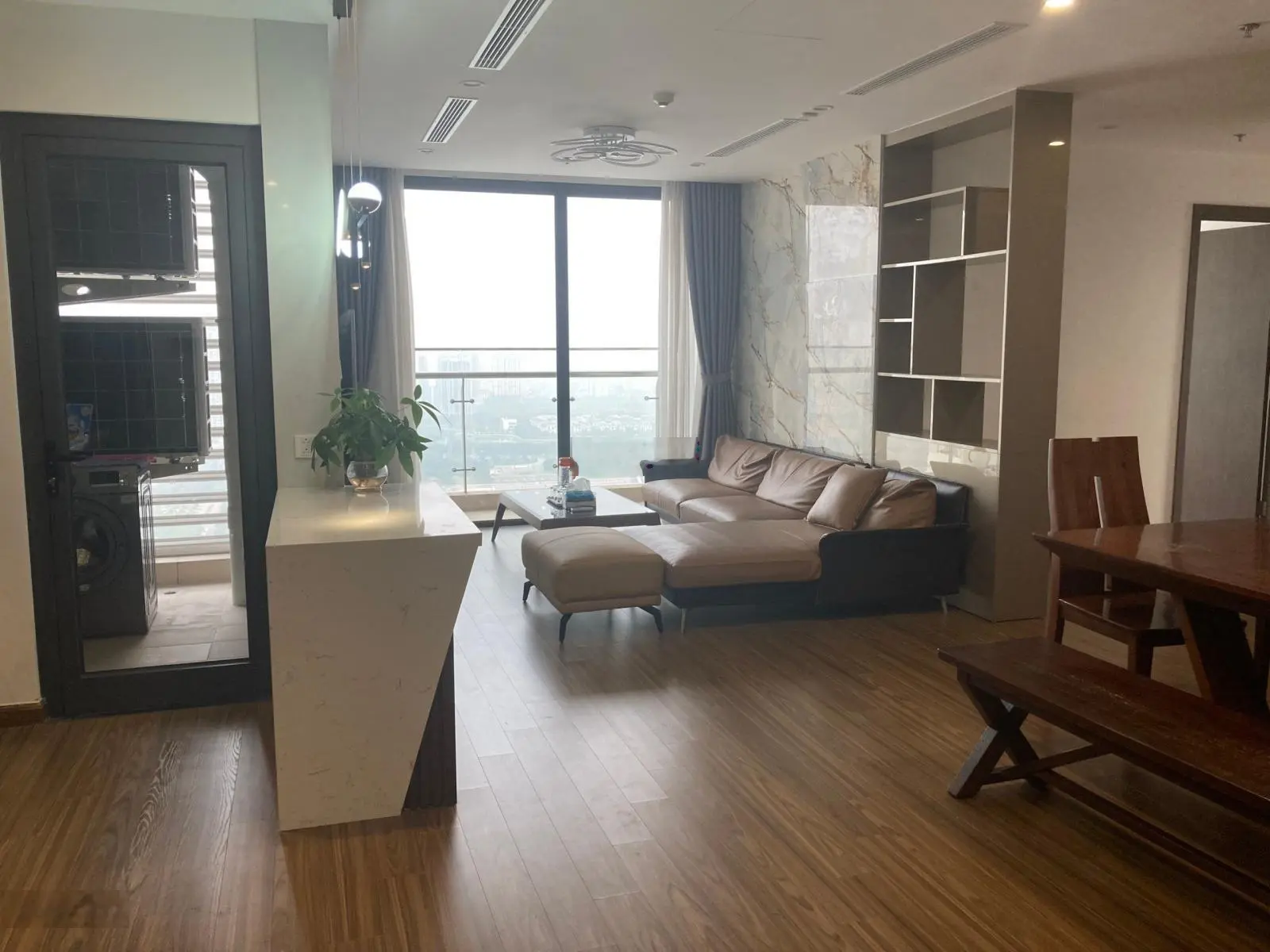 Bán căn góc 3 ngủ, toà W2 Vinhomes West Point, 95.4m2, đủ đồ đẹp, sổ lâu dài. LH 0974 629 ***