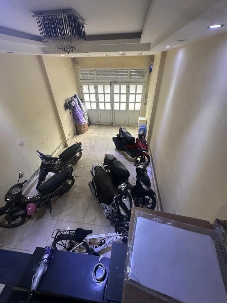 Bán nhà Trần Đại Nghĩa, trước nhà ô tô tránh, ngõ thông kinh doanh, 50m2 x 4 tầng. Giá chỉ 9,9 tỷ