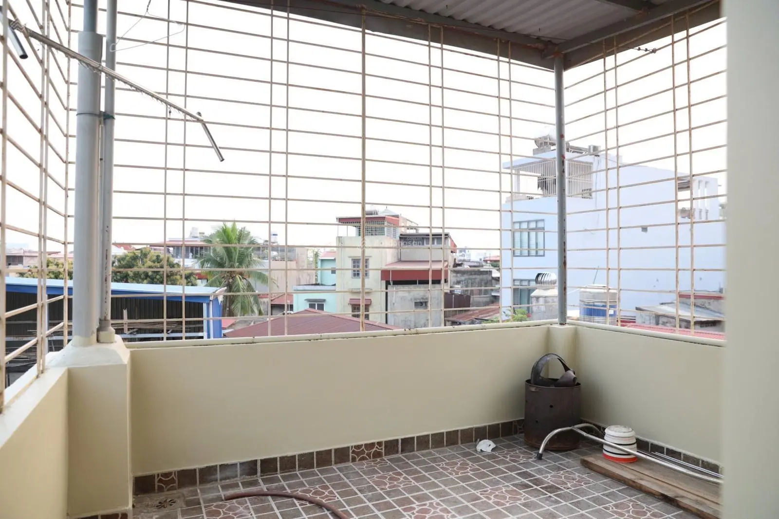 Bán nhà riêng tại Nguyễn Hữu Tuệ, 2,25 tỷ, 35m2, 3PN, 2WC, pháp lý đầy đủ