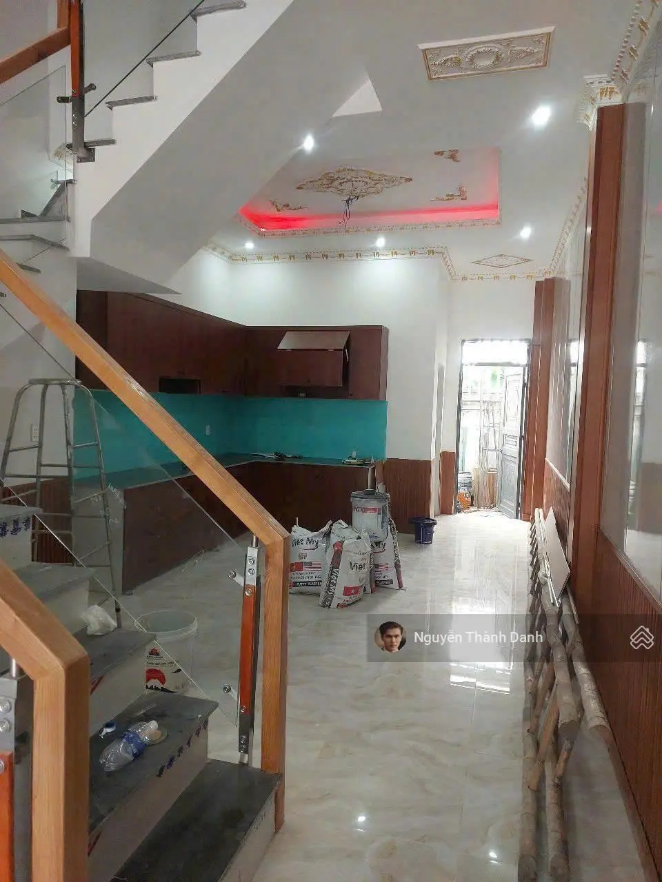 Nhà ngộp bán gấp 66m2 .1 trệt, 2 lầu. Giá 2,6tỷ. Cách đường Phan Đình Giót 100m. Gần chợ Thành Nam.