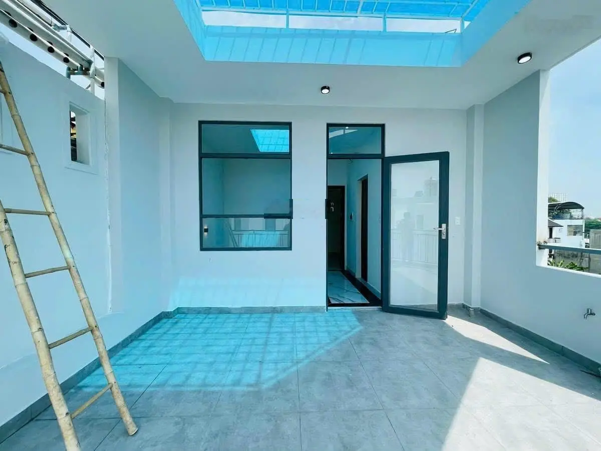 Bán lỗ căn nhà Cao Thắng, Q3 50m2 1 trệt 3 lầu 4PN, 4WC. Đang cho thuê 20 tr/tháng. Sổ công chứng