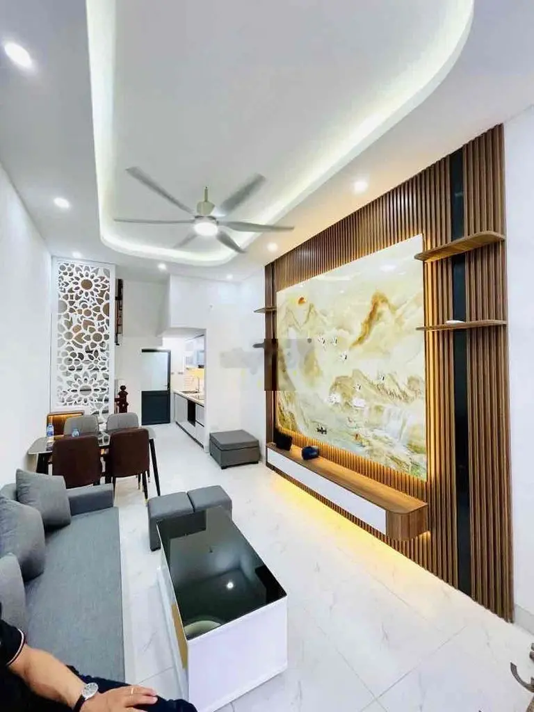 Bán nhà đẹp Khương Trung! Nhà đẹp ở ngay, full nội thất, lô góc.
