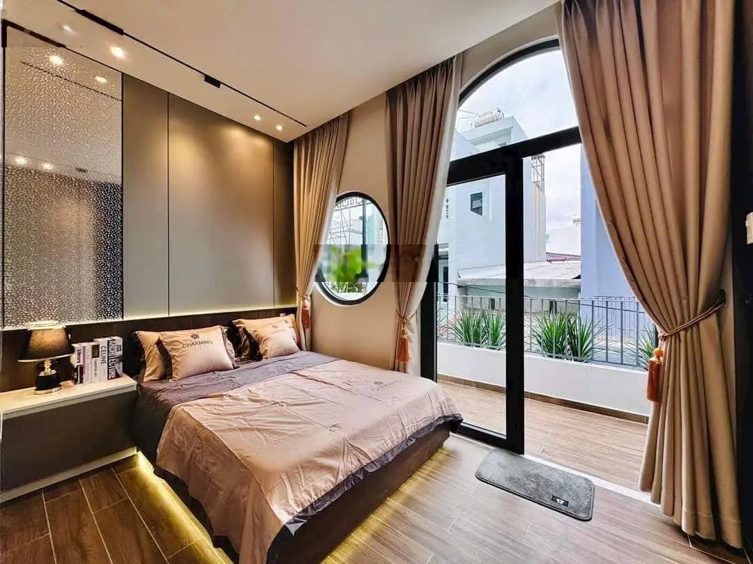 Nhà Lạc Long Quân , p5, quận 11. Giá 2,32 tỷ. SHR, pháp lí chuẩn.