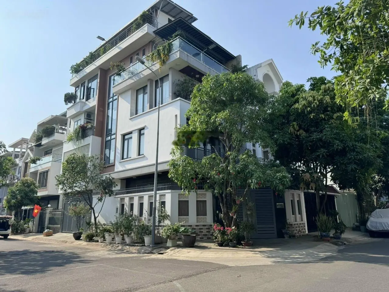 Bán nhà 2 mặt tiền - 2 xe nơi né nhau tới nha - phường Bình An, Q2 - DT: 5x18m trệt 2 lầu - 15.9 tỷ