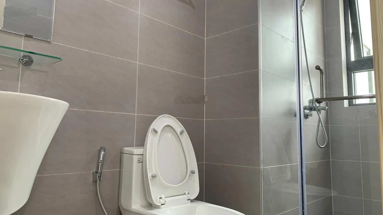 GẤP! GẤP!! Chính chủ cần bán nhanh căn hộ Bcons Polygon 2PN+2WC 54m chỉ 1.97 tỷ không phát sinh phí