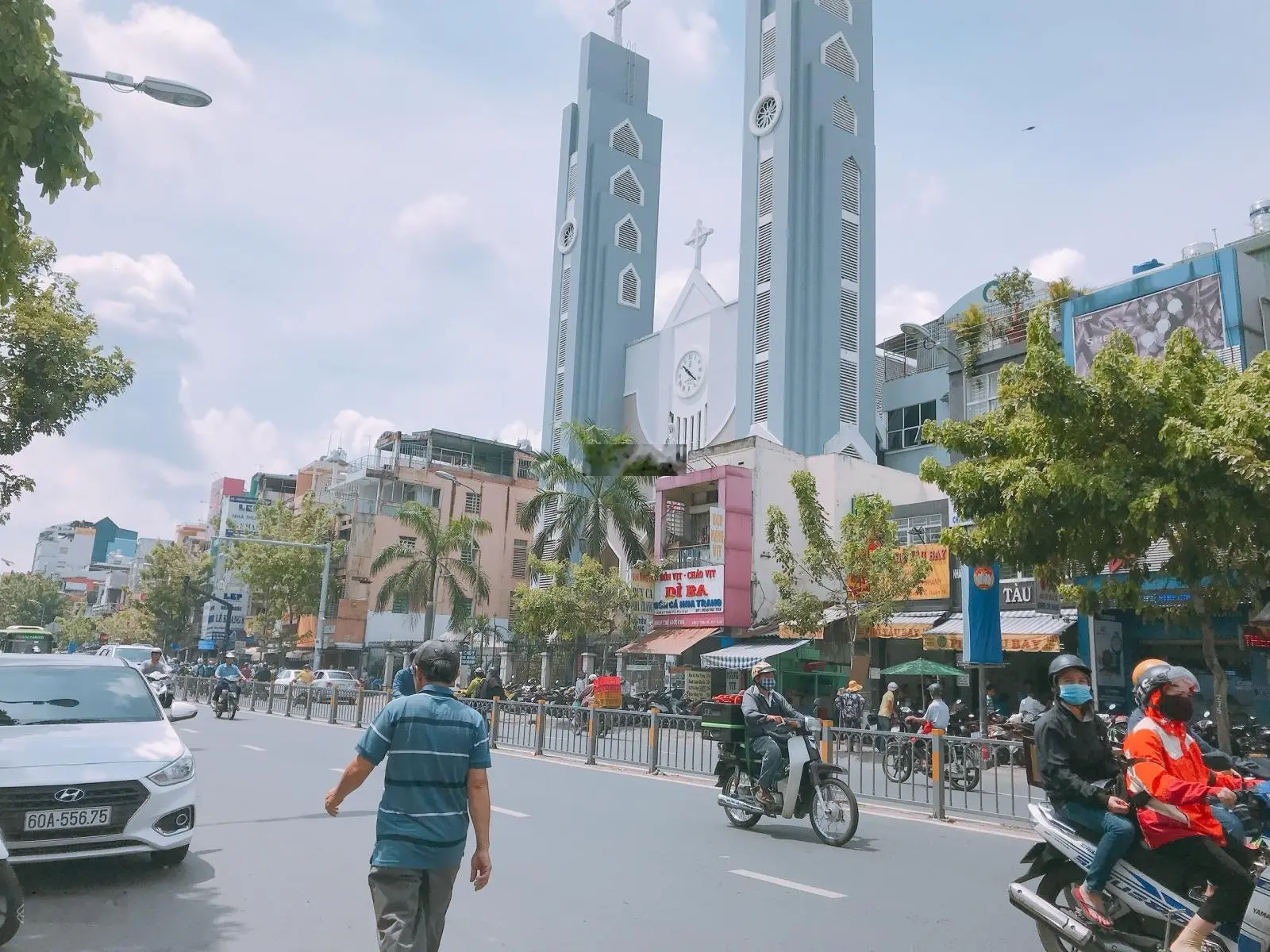 Hạ giá 10 tỷ, bán nhà MT Tôn Thất Tùng, P Bến Thành Q1 (DT: 5x18m 3 tầng) giá 38 tỷ