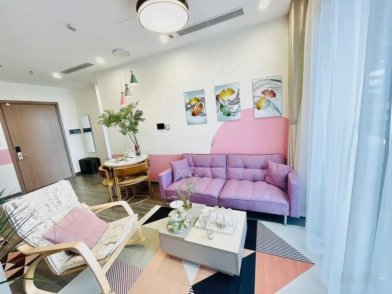 Hàng hiếm căn studio full nội thất giá chỉ 1 tỷ 400tr tại Vinhomes LH: 0987 767 ***