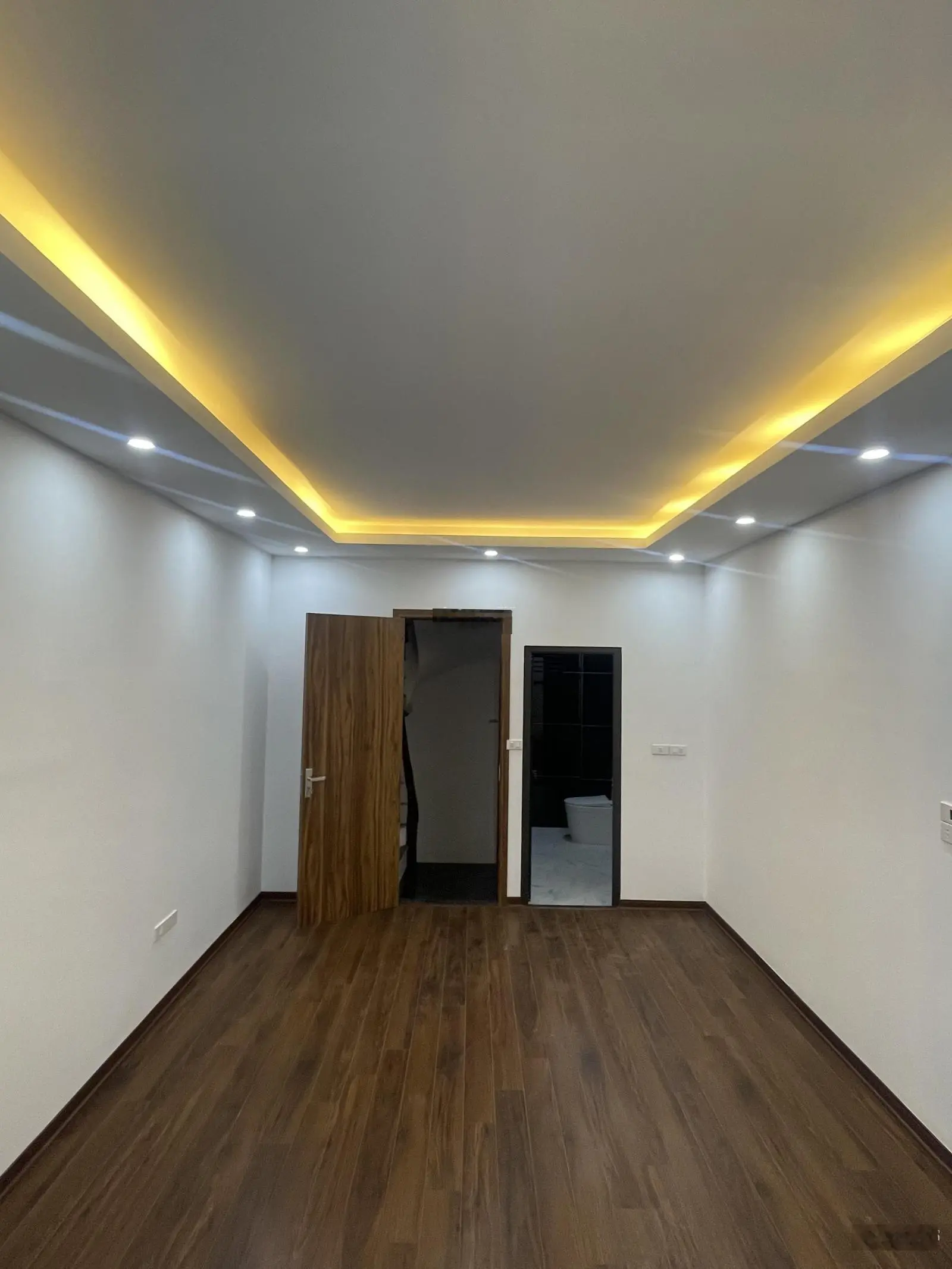 Bán Nhà 4 Tầng Lầu , Gần Trung Tâm , Kế Chợ Rạch Ông , Hẻm Thông , Nhà Mới Đẹp , Dạ Nam Phường 3