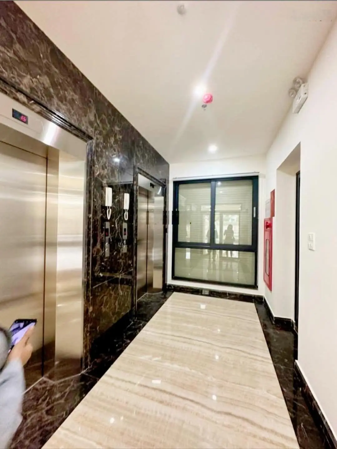 Bán nhà mặt phố Vũ Tông Phan, DT 105m2, 9T thông sàn, thang máy, MT 8m, giá 52 tỷ