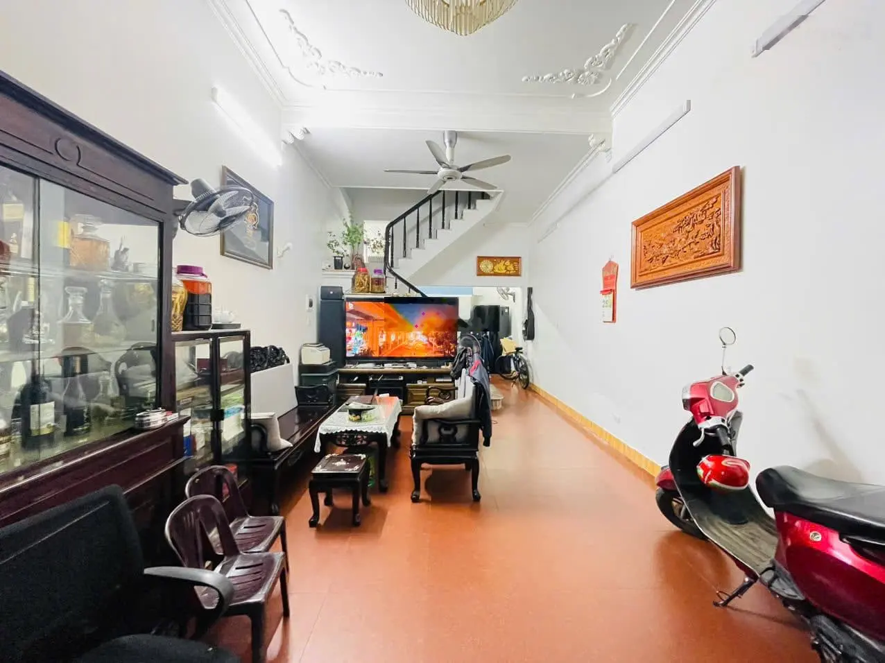 Bán nhà mặt đường Giải Phóng, gara ô tô, kinh doanh. 5 tầng, 15.4 tỷ