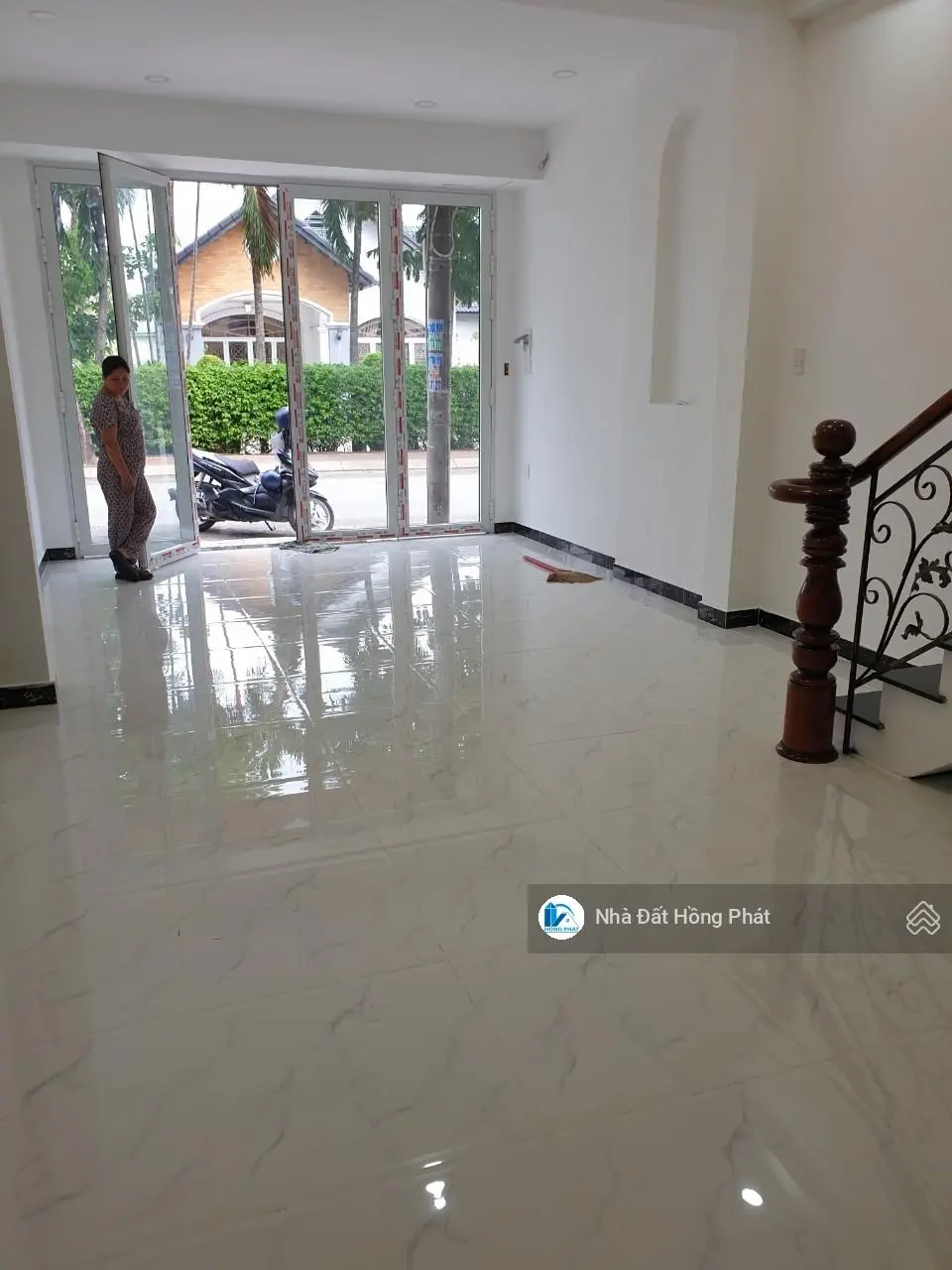 Nhà mặt tiền Bà Điểm 4, DT 4m*16m, 01 lầu, gần trường Bùi Văn Ngữ - Hóc Môn