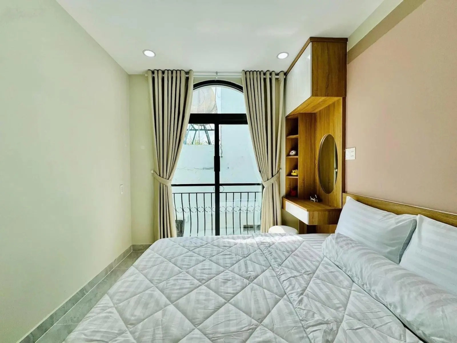 Hiếm! Nhà mặt đường Nghĩa Thục - P5 - Q5.Giá 5Tỷ300/68,6m2 cho thuê 28 triệu. Gần chợ Hoà Bình