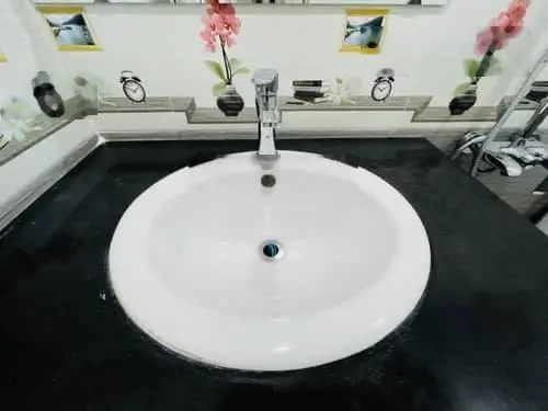 Nhà xây chắc chắn cực đẹp thoáng sáng - ở sướng - nội thất mới tinh - ngõ rộng thoáng