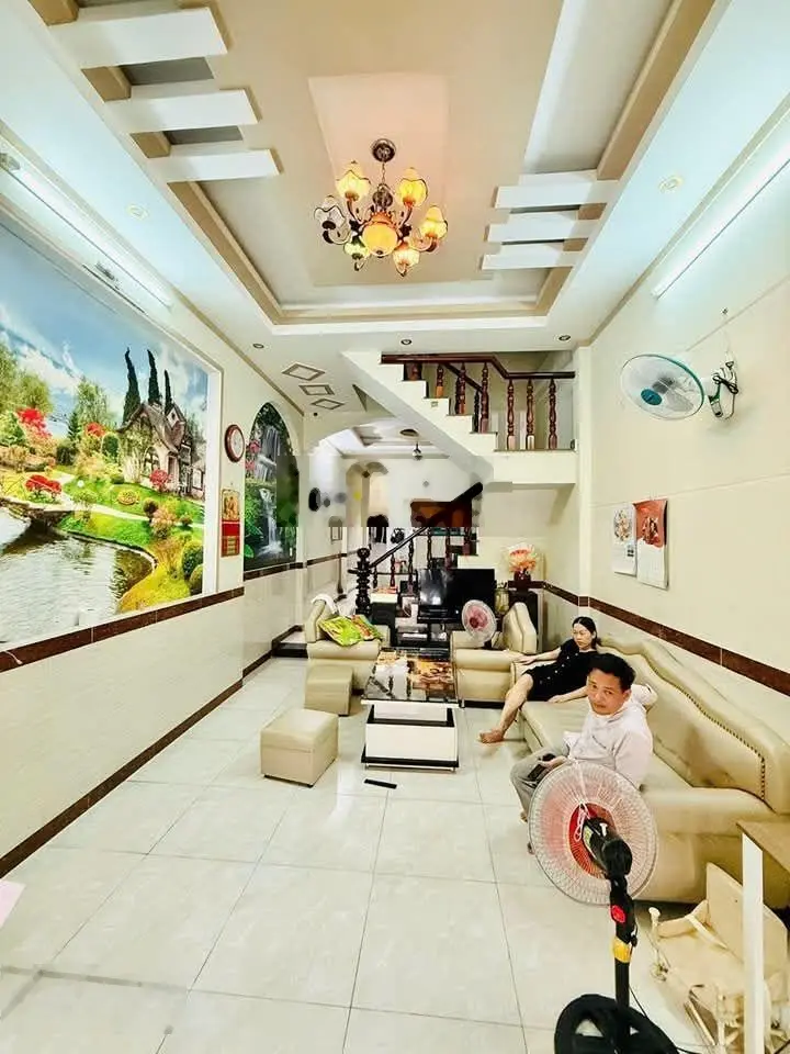 Chính chủ cần bán căn nhà 80.8m2 4PN, 2 WC, phòng khách, bếp. LH 0876836115