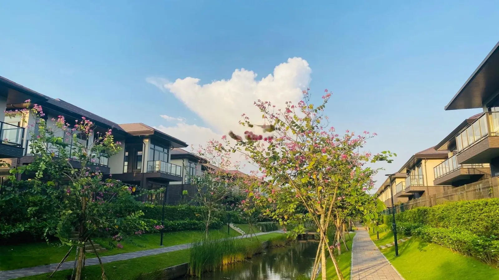 Bán nhà phố vườn, biệt thự, villa sông KĐT Waterpoint. Chỉ từ 3 tỷ có nhà ngay