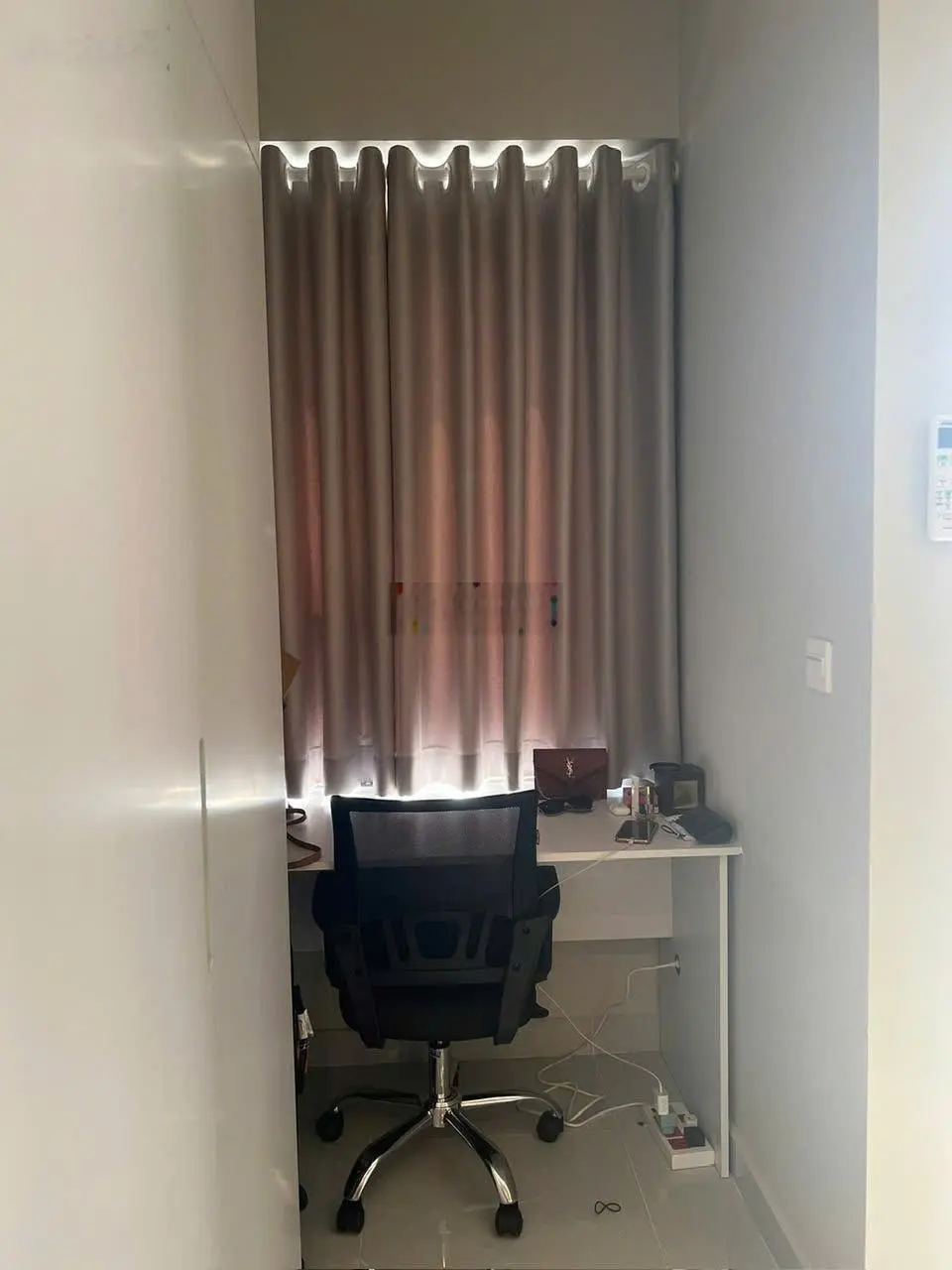 Bán gấp căn hộ 30m2 dự án Soho Residence, Phường Cô Giang, Quận 1. LH 0909 239 ***