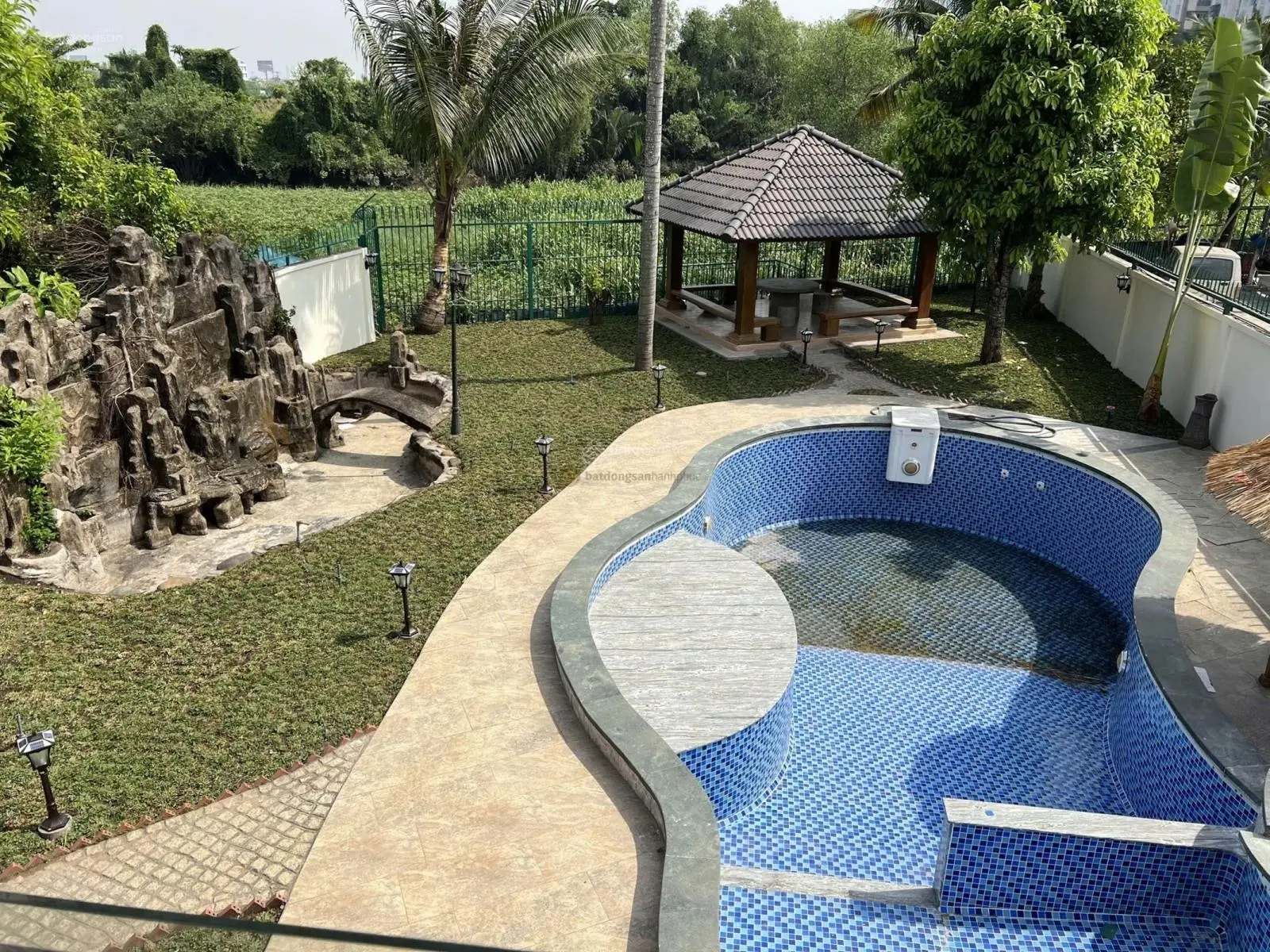 Siêu hiếm! Bán biệt thự compound mặt sông Giồng Ông Tố, DT 2755m2 - 0909 924 ***