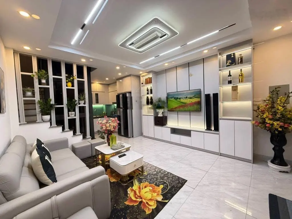 Nhà đẹp Trần Cung 40m2 x 7 tầng thang máy - ô tô tránh nhau - full nội thất - gần công viên