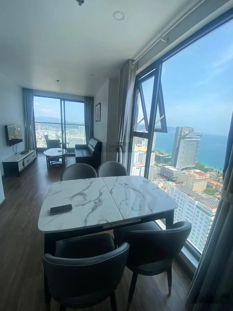 CHÍNH CHỦ -GIỎ HÀNG CHUYÊN VIRGO 5sao TTTP 2 Phòng Ngủ view BIỂN có HỒ BƠI đẹp pháp lý VĨNH VIÊN