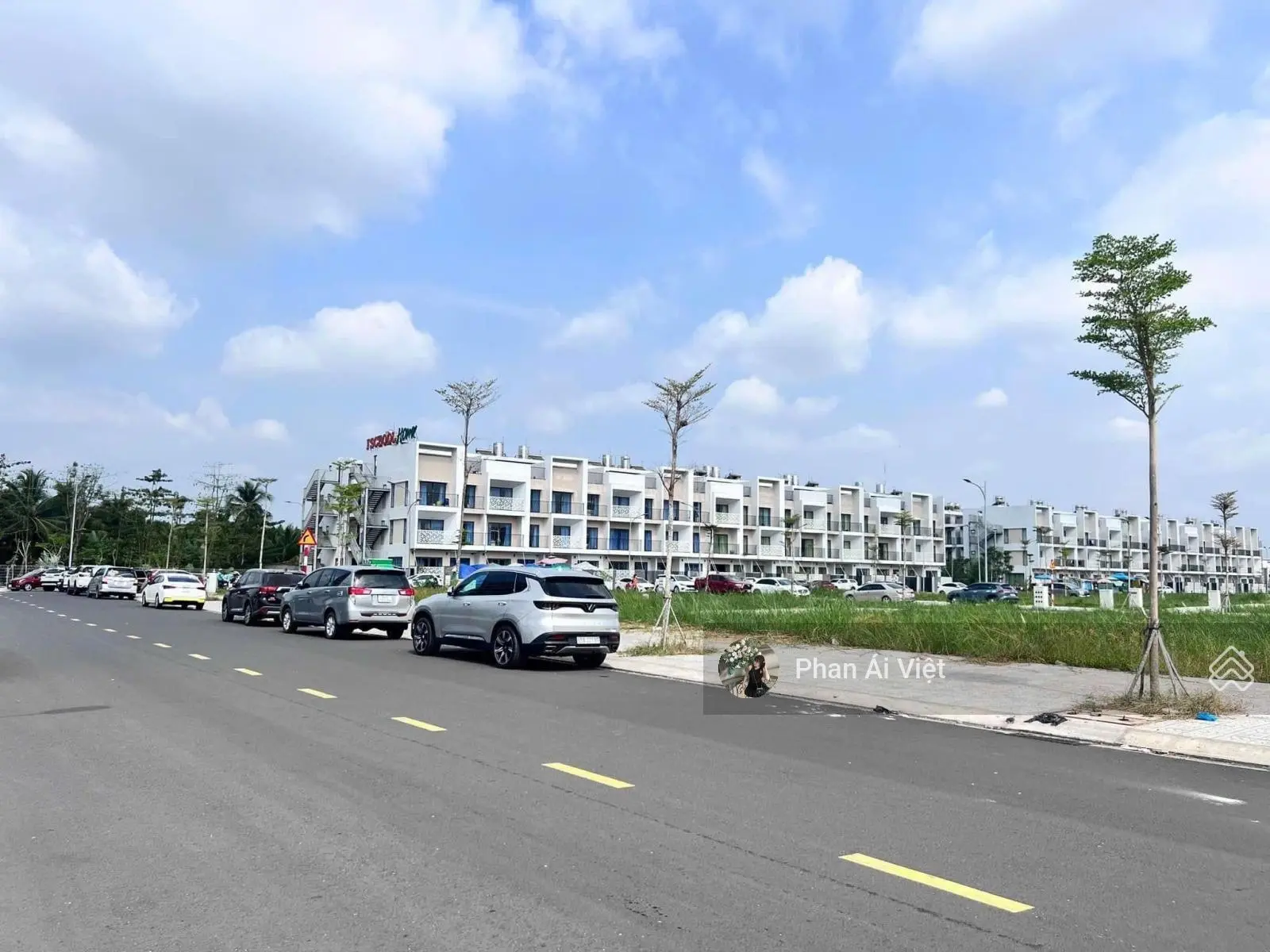 Sang nhượng lô đất, Đ. Phú Hòa, TP. Trà Vinh, gần Chợ Phường 1,100m2 sổ hồng riêng, 100% thổ cư