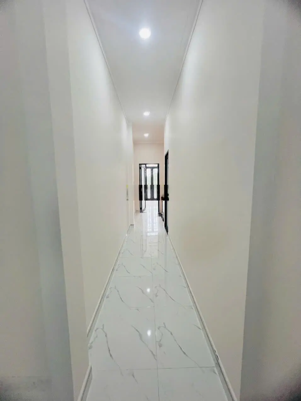 Nhà mới xây đẹp 2,3x tỷ khu công nghiệp cầu tràm cần đước, cách chợ bình chánh 5km. gần five star