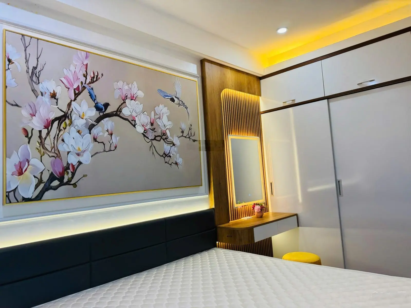 (Chính chủ) cần bán căn hộ tại Handiresco diện tích 98m2, 3PN 2WC, Cửa ĐN ban công TB full nội thất