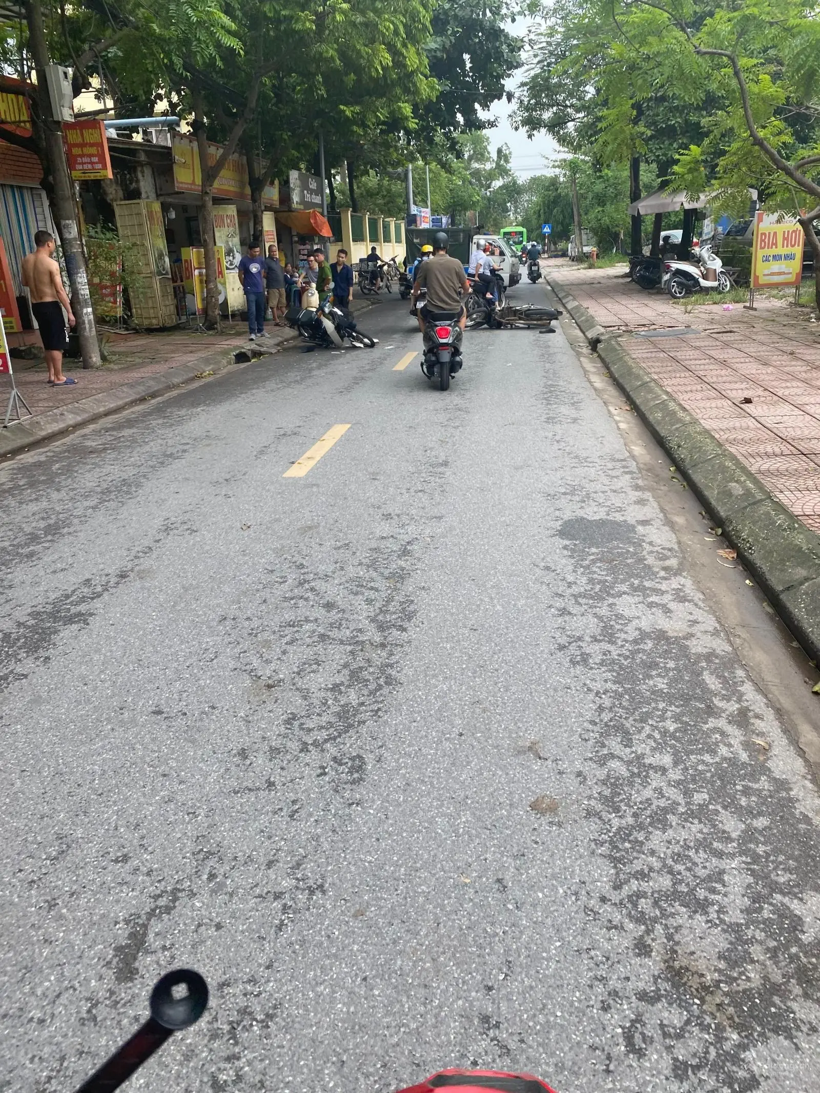 Bán 63m đất mặt phố Vĩnh Hưng giá 11,5 tỷ, kinh doanh sầm uất, không quy hoạch, sổ vuông đẹp