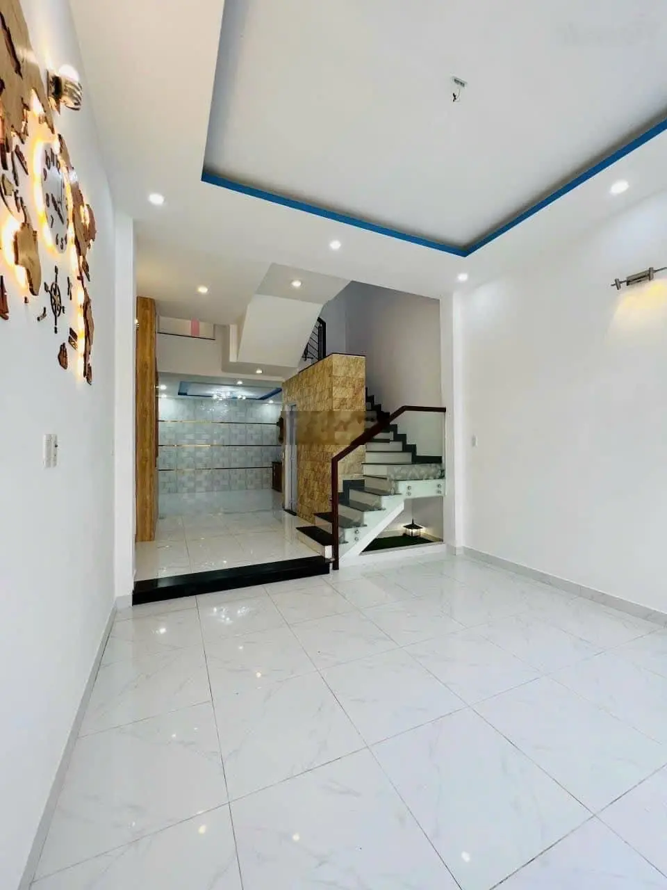 Bán nhà giá 3 tỷ 200 đường Tô Hiến Thành P15 Quận 10. DT 74m2 cách Lý Thường Kiệt 70m sổ riêng