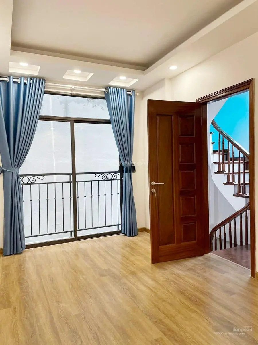 Nhỉnh 6 tỷ có nhà kim mã đẹp tặng nội thất, ngõ 3 gác ở sướng 33m2x5 tầng