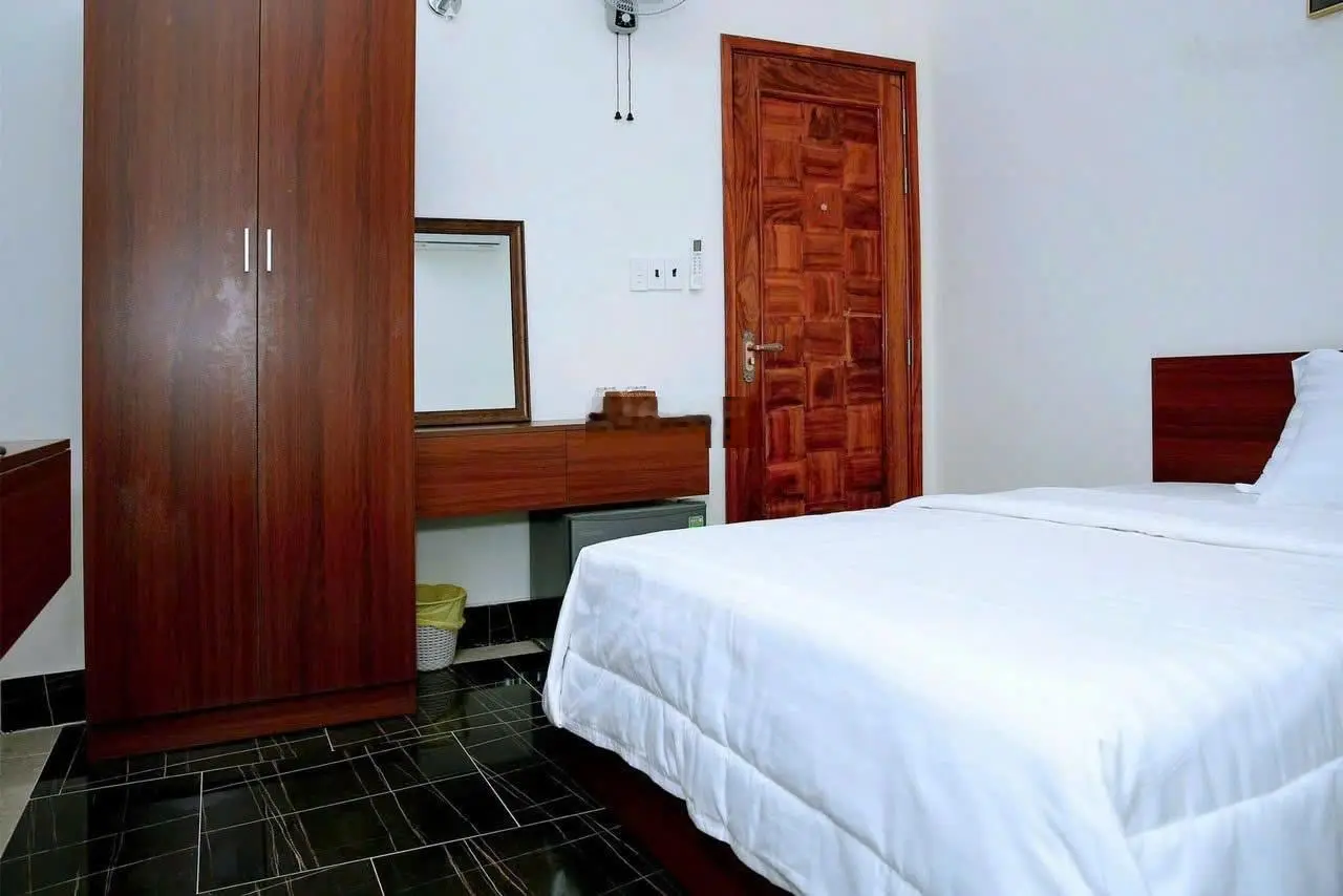 Bán Khách sạn doanh thu cao ngay Bến xe Miền Đông mới Quận 9 giá rẻ