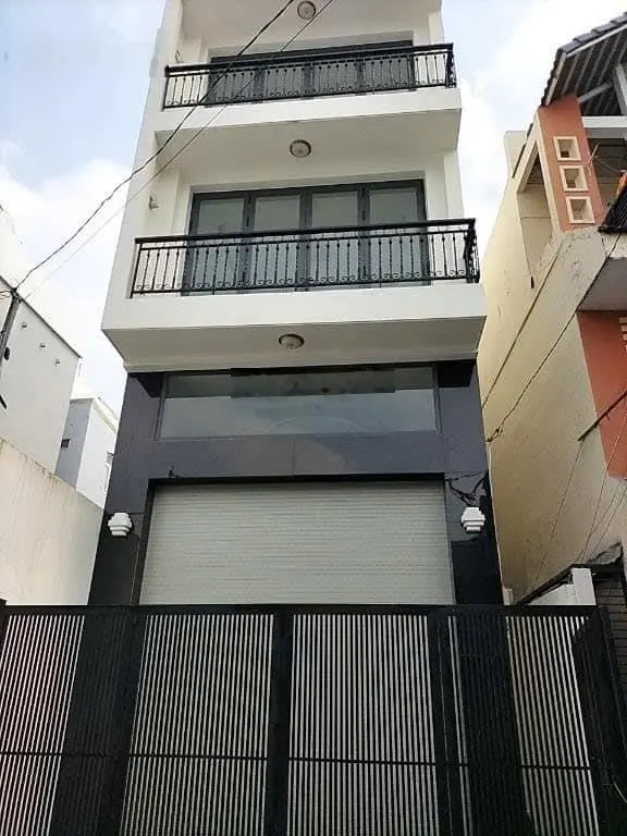 Nhà ngộp bán gấp DT 72,8m2/3tỷ380 Hoà Bình P5 Quận 11. Đang cho thuê 28tr/th gần CV nước Đầm Sen
