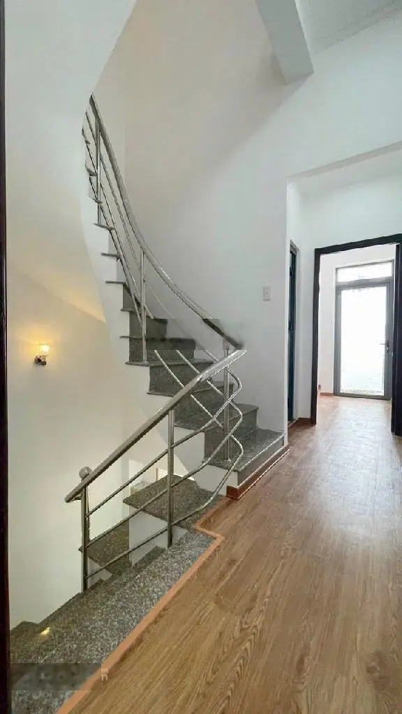 Bán nhà ngang 4 - 4PN - 36m2 - Giá 3.75 tỷ - Hẻm Chuyên Dùng Chính Q7