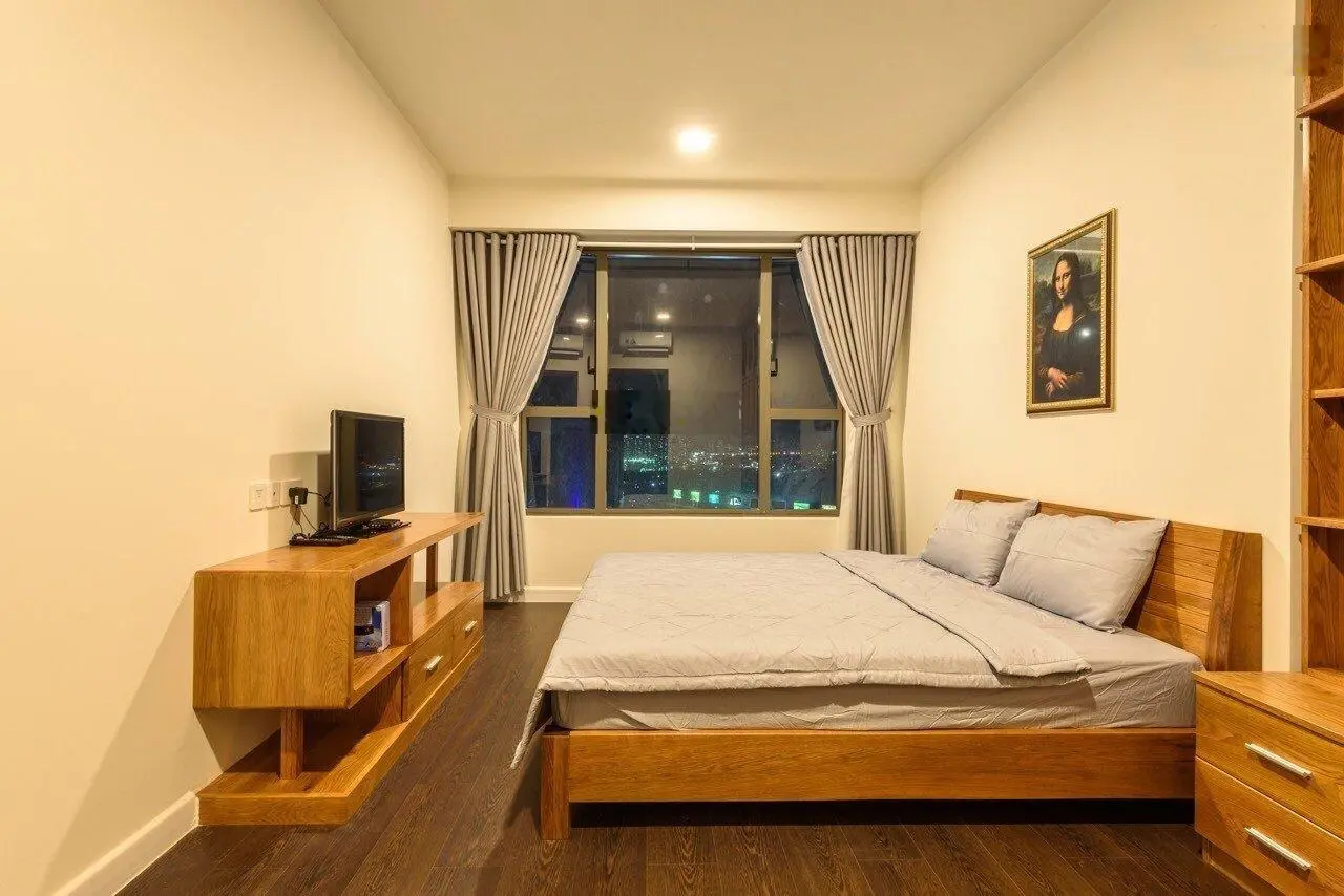 Chính chủ cần bán gấp căn hộ 74m2 The Tresor quận 4 chỉ 4,55 tỷ. LH: 0909 024 ***