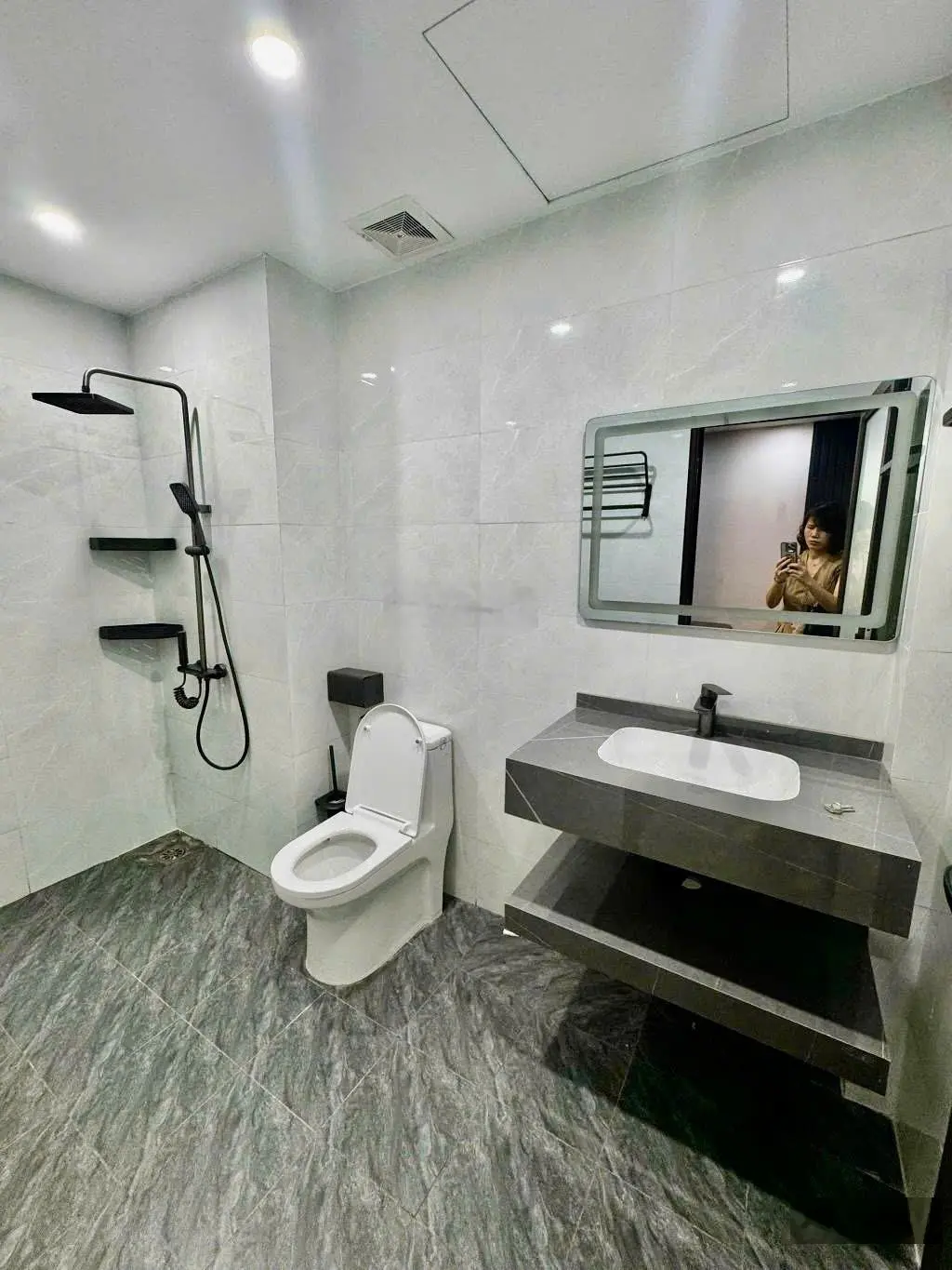 Nhà mới đàm quang trung quận long biên 6 tầng full nội thất hiện đại