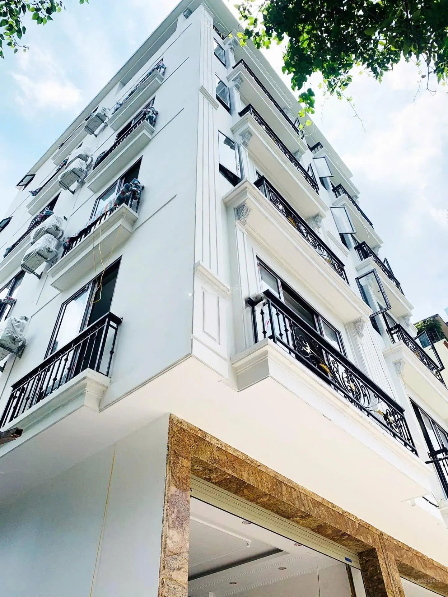 Định cư cần bán tòa CHDV mới góc 2 MT cao 6 tầng 19 căn hộ doanh thu 220tr/tháng, chỉ 41 tỷ TL mạnh