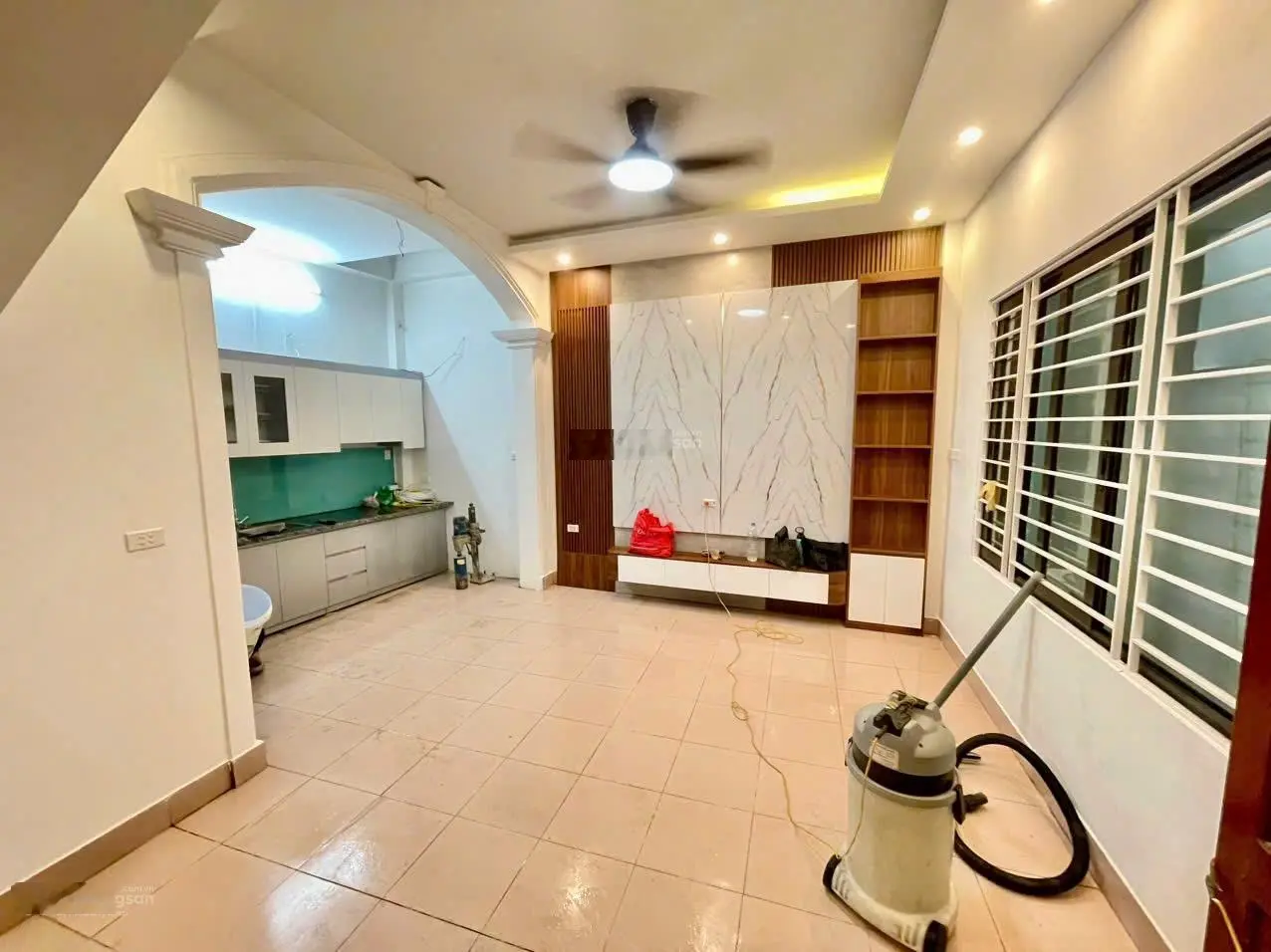 Bán nhà ngõ 61 Giang Văn Minh, thông Đội Cấn 36m2x5T, MT4.5m, nhà mới full NT, gần phố, bãi ôtô