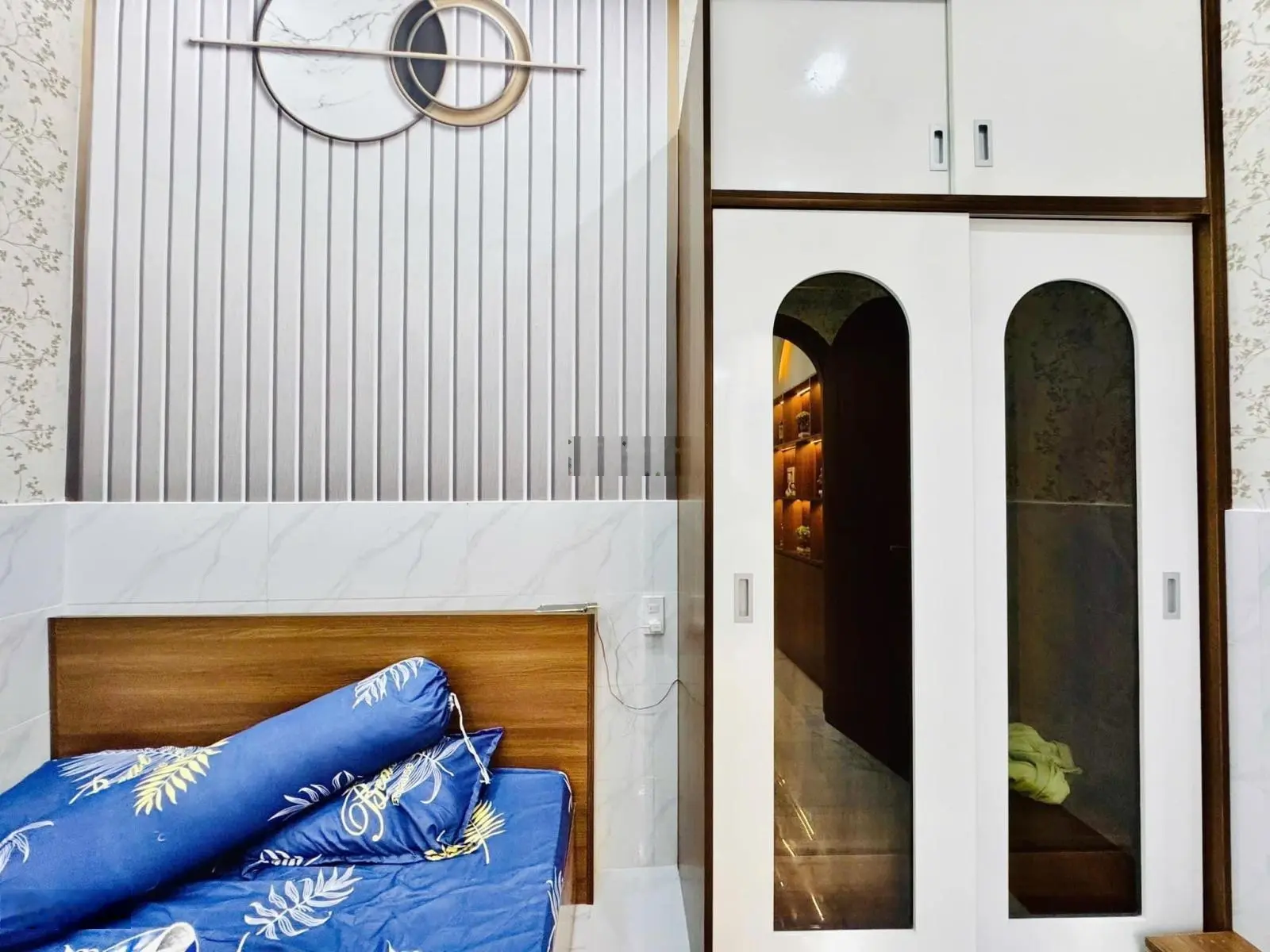 Hạ gấp còn 2 tỷ 990. Bán nhà 62m2 CMT8 gần trương Hoàng Diệu. Xây 2 tầng đúc kiên cố,hẻm 4m. Sổ sẵn